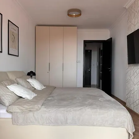 Etara Iv Apartment *